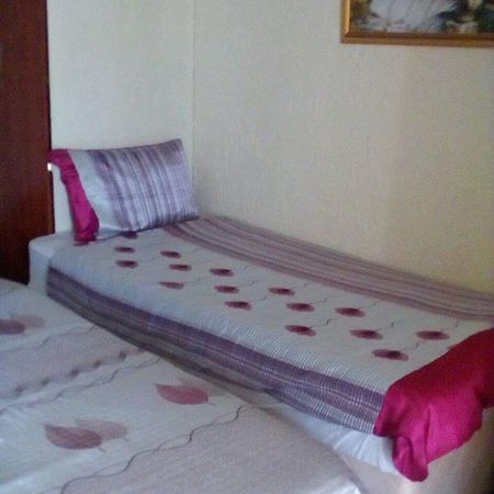 Guest House Macauly جوهانسبورغ المظهر الخارجي الصورة